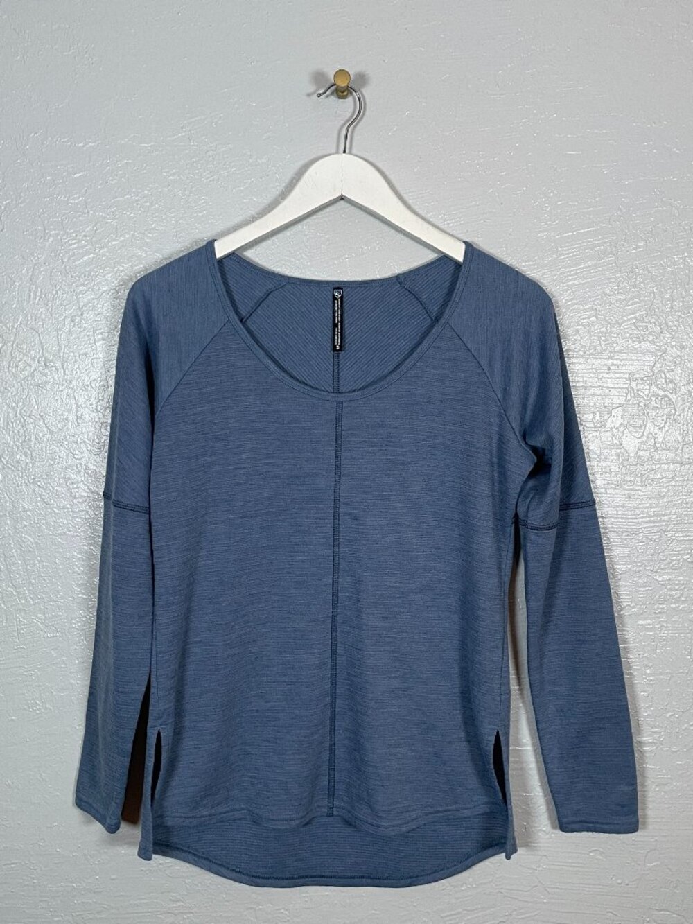 Kuhl Women S Blue Long Sleeve Wool Blend Shirt Scoop Neck Granola Crunchy